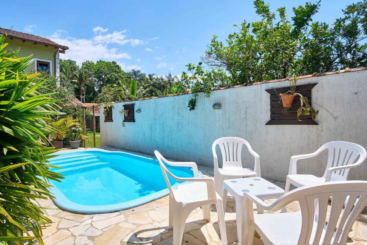 Willa Casa Petunia Com Ar E Piscina Perto Do Centro Araquari Zewnętrze zdjęcie