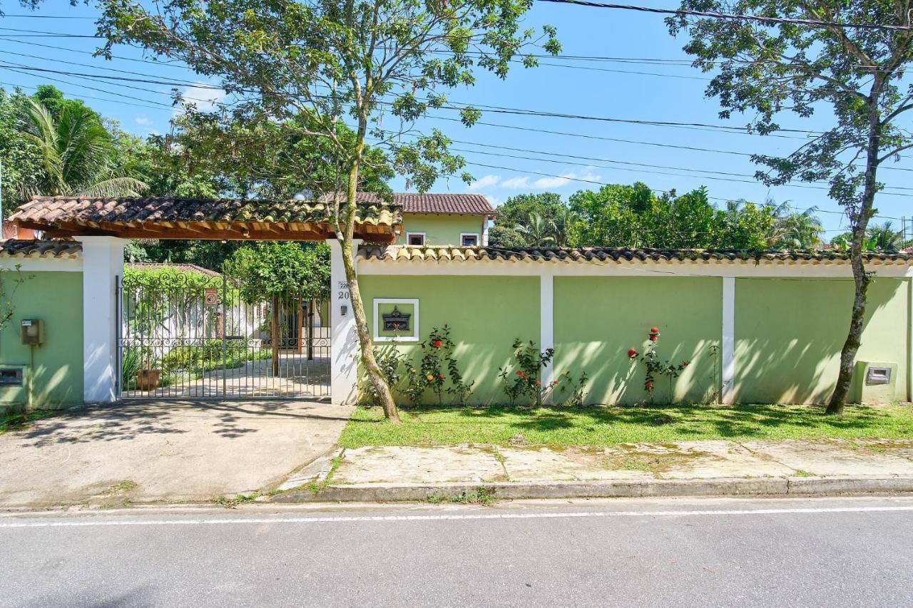 Willa Casa Petunia Com Ar E Piscina Perto Do Centro Araquari Zewnętrze zdjęcie
