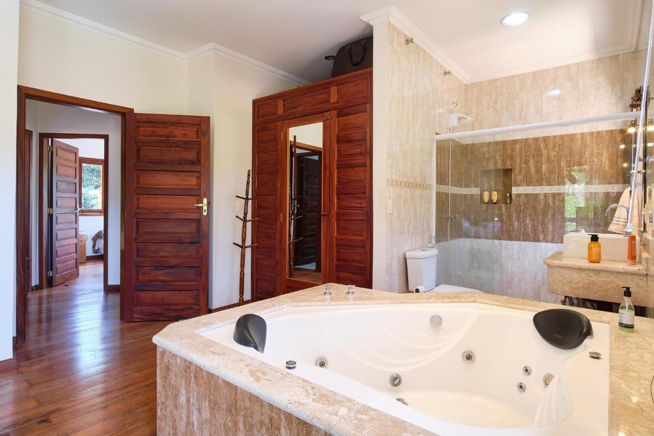 Willa Casa Petunia Com Ar E Piscina Perto Do Centro Araquari Zewnętrze zdjęcie